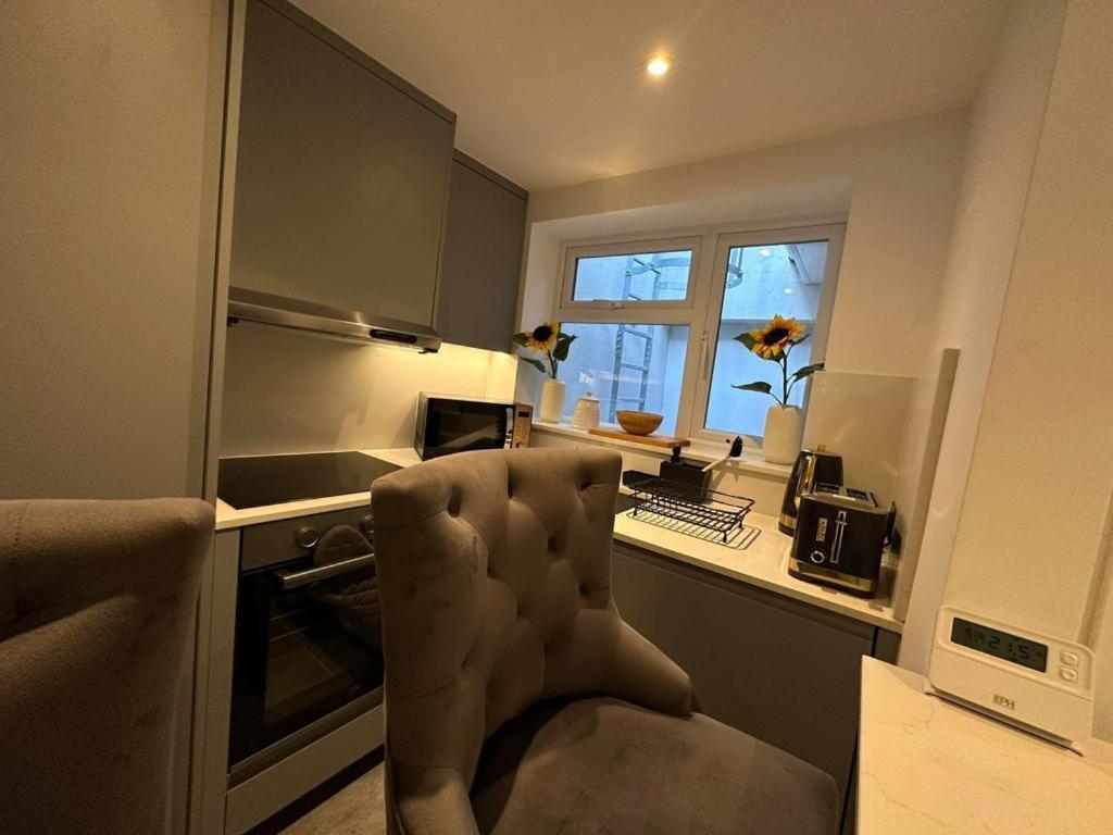 Two Bedroom House In Kilburn Londres Exterior foto